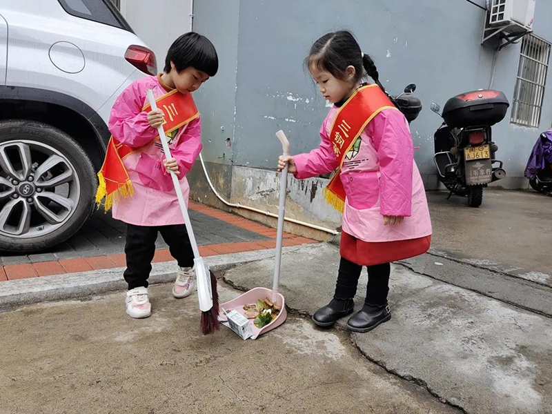 2021年三钢第二幼儿园各班级开展学习雷锋主题教育活动.jpg